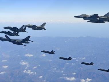 САЩ, Япония и Южна Корея демонстрират сила пред Севера