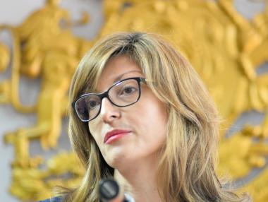 Захариева: Живеещите във Великобритания ще могат да останат и след Brexit
