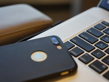 Заведоха дело срещу Apple заради забавянето на старите модели iPhone