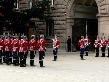 Обявени са 50 свободни работни места за гвардейци