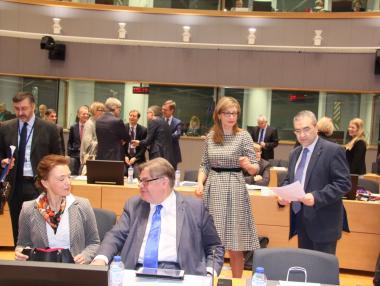 Започна срещата на външните министри с участието на Екатерина Захариева