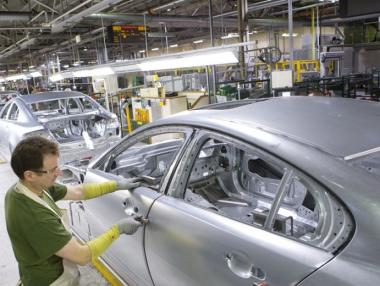 Jaguar Land Rover намалява производството заради Brexit