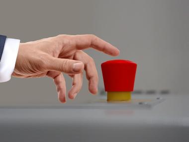 Увеличава се рискът от непреднамерен военен сблъсък между Европа и Русия