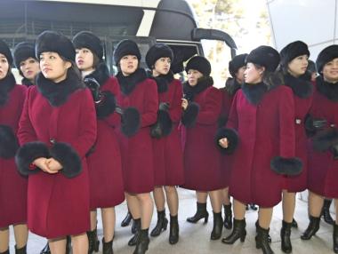 Фенките от Северна Корея започнаха да дразнят останалите