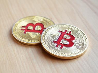 Bitcoin мина $11 000 за първи път този месец