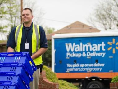 Walmart разширява доставките си в директен сблъсък с Amazon