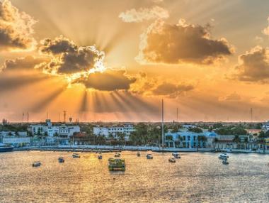 Изгубеният рай: 7 красиви острова, съсипани от туризма