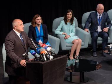 България и още 15 страни от ЕС ще правят суперкомпютър