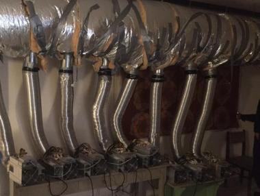 Полицията разкри кражба от ферма за добив на криптовалути