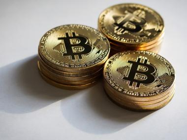 Компания пуска „умни“ bitcoin банкноти в Сингапур