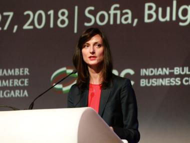 Мария Габриел: 90% от работните места ще изискват цифрови умения след 2020 г.