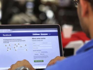 Facebook и Instagram вече ще съобщават по колко време стоим в тях
