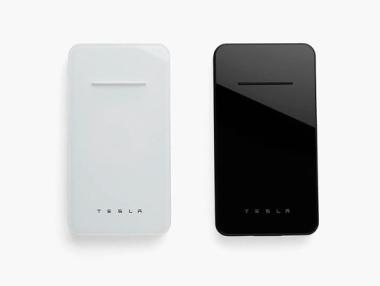 Tesla пуска втора партида от безжичните си зарядни за смартфони
