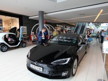 Над 100 000 души посетиха първото изложение за електромобили в България