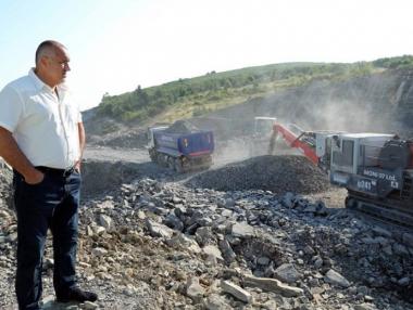 Държавата отпуска още 35 млн. лв. за участъка на „Хемус“ между Ябланица и Боаза