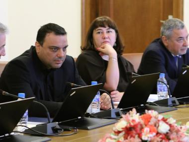 Министерските оставки най-после ще бъдат гласувани