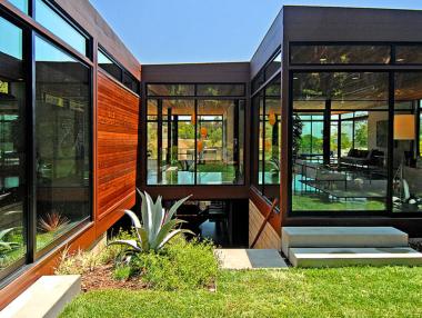 Amazon купи компания, която прави къщи по поръчка