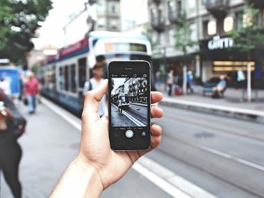 Instagram ще докладва местоположението ви на Facebook