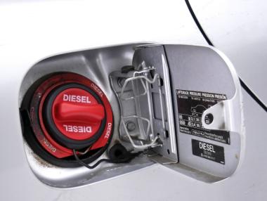 Берлин обмисля частична забрана на стари дизелови автомобили