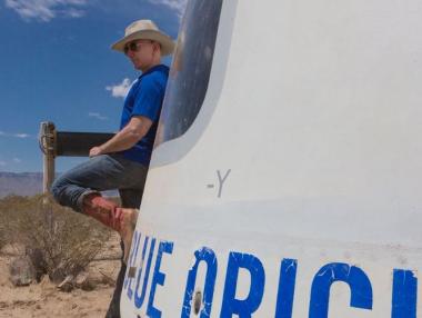 Безос ще инвестира над $1 млрд. в космическата си компания през 2019 г.