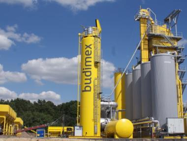 Полска строителна фирма дава бонус на всеки, който й намери работници