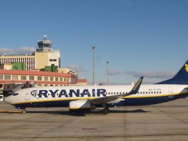 Френско летище задържа самолет на Ryanair заради спор за пари