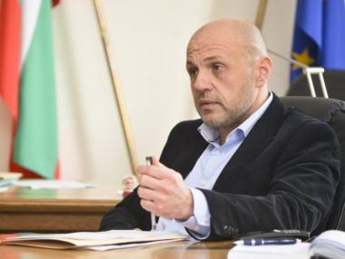 Дончев: Горивата ще поевтинеят с над 5 ст., ако се предприемат мерки