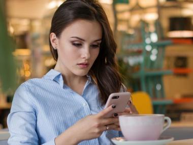 Залепени сте за телефона? Тези 6 техники ще ви помогнат да ограничите ползването му