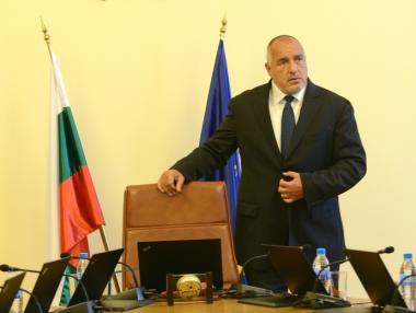 По-бързо наемане на работници от страни извън ЕС одобри правителството