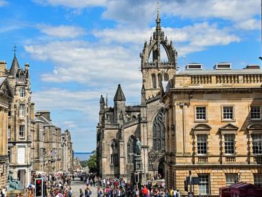 Единбург може да въведе туристическа такса от £2