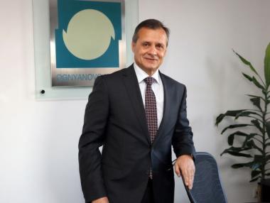 A Leader Can See beyond the Obvious