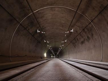 Шест оферти за проект на трасе с тунел под Петрохан